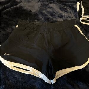 Under armour size xs black athletic shorts